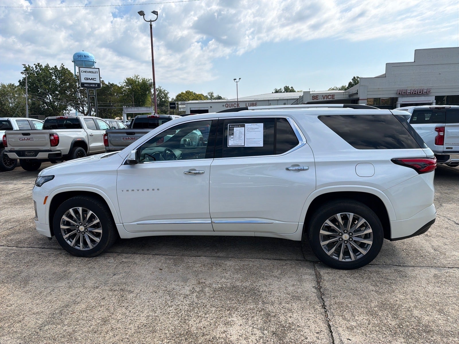 2023 Chevrolet Traverse Premier
