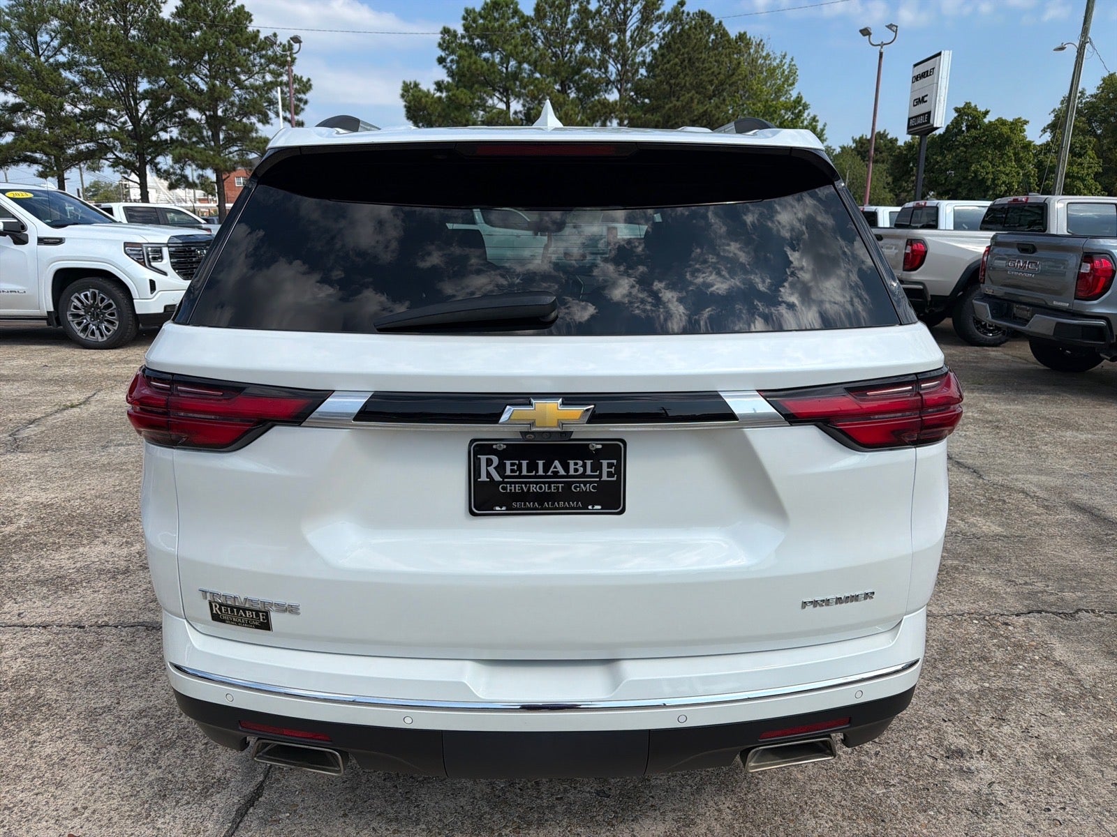2023 Chevrolet Traverse Premier
