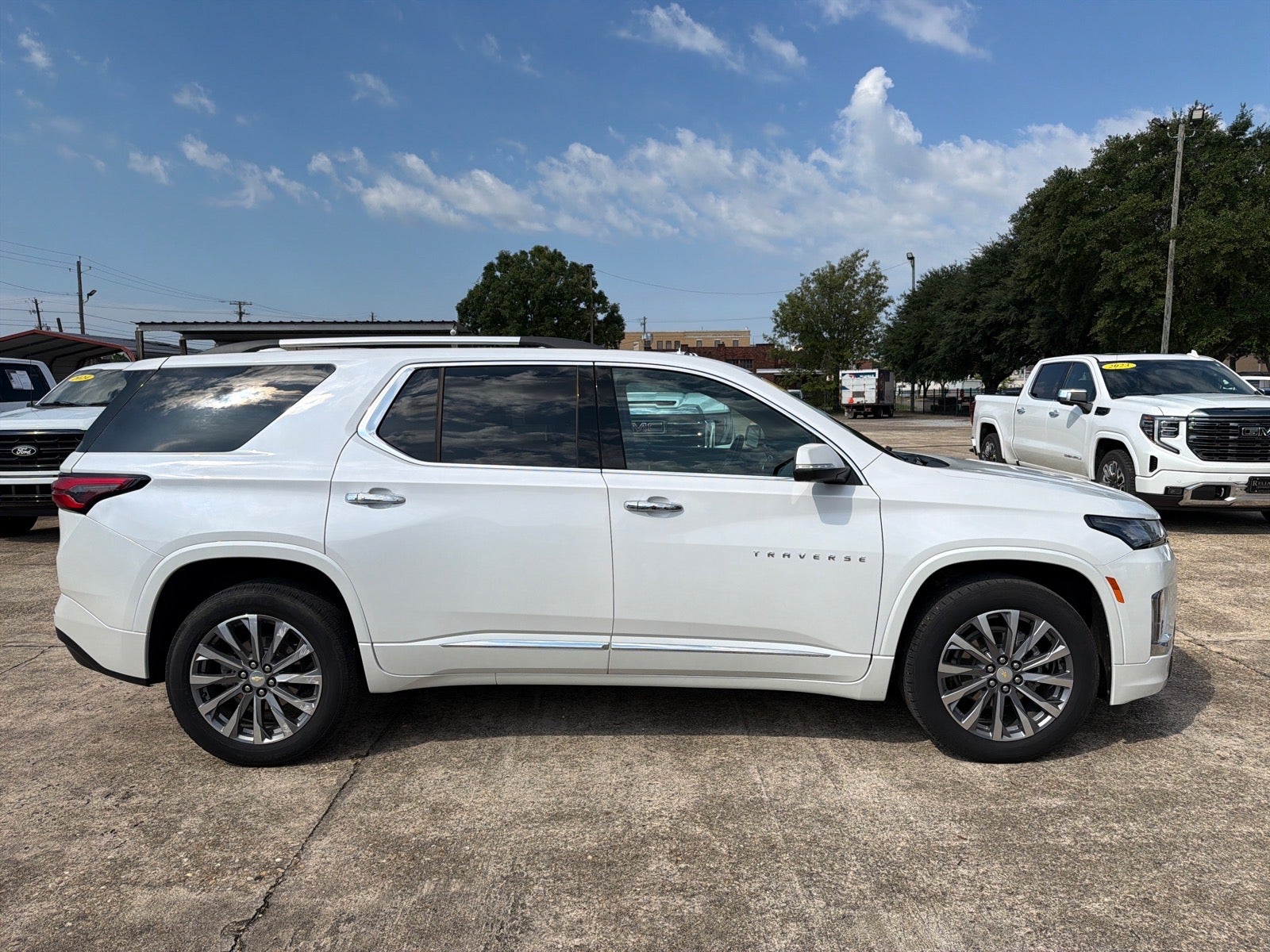 2023 Chevrolet Traverse Premier