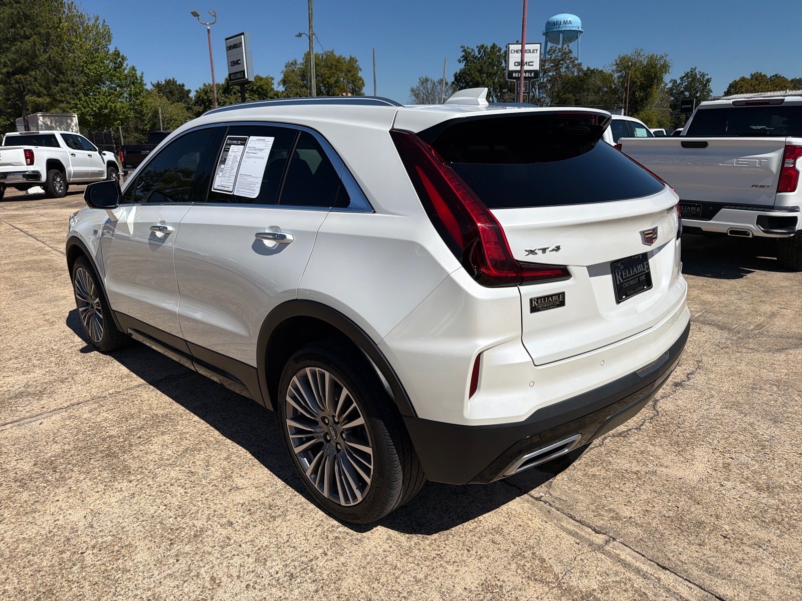 2024 Cadillac XT4 Premium Luxury