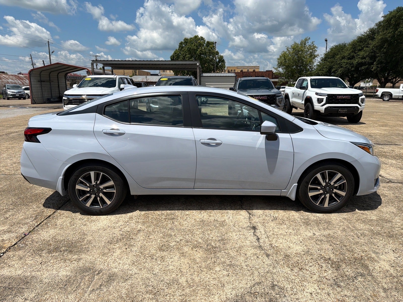 2024 Nissan Versa SV