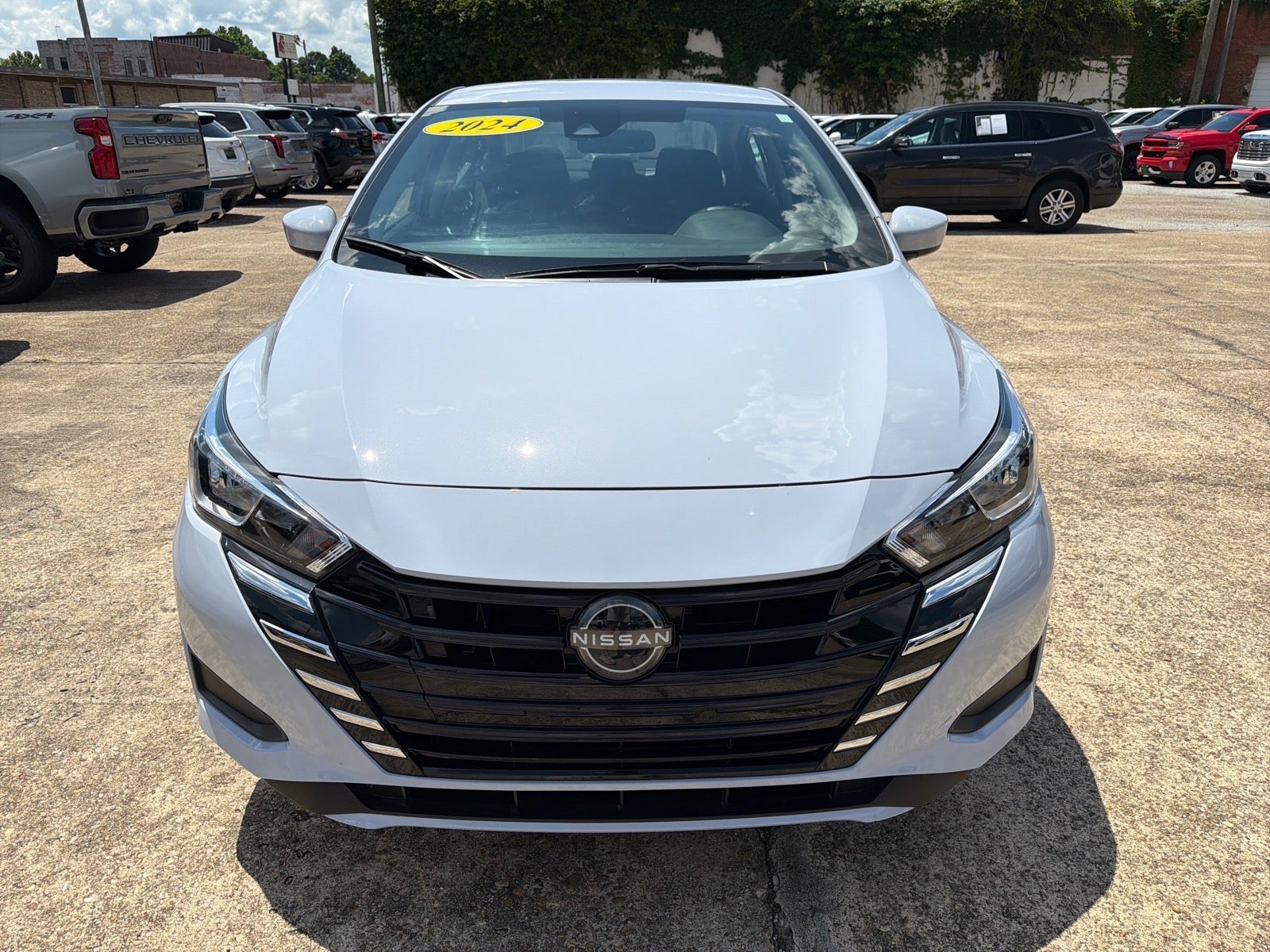 2024 Nissan Versa SV